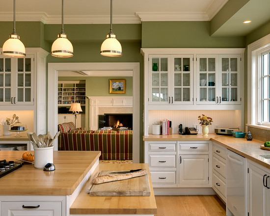 Kitchen with Traditional Styling